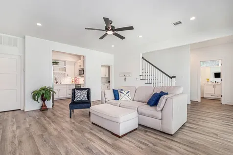 111 Seagull Path Point Blank TX 77364