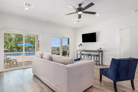 111 Seagull Path Point Blank TX 77364