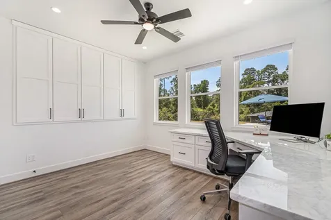 111 Seagull Path Point Blank TX 77364
