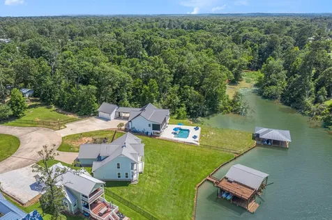 111 Seagull Path Point Blank TX 77364