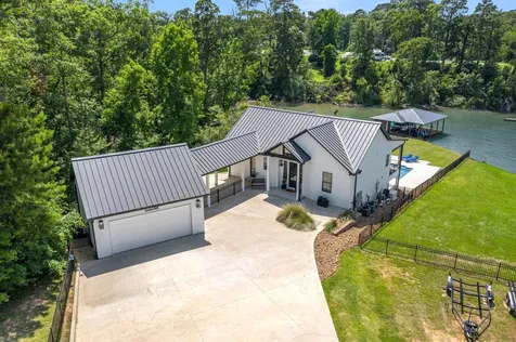 111 Seagull Path Point Blank TX 77364