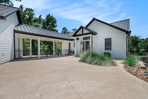 111 Seagull Path Point Blank TX 77364