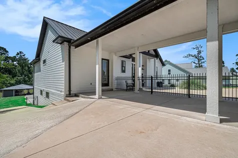 111 Seagull Path Point Blank TX 77364