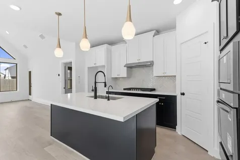 5115 Getty Lane Iowa Colony TX 77583