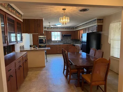 285 Meadowview Drive El Campo TX 77437