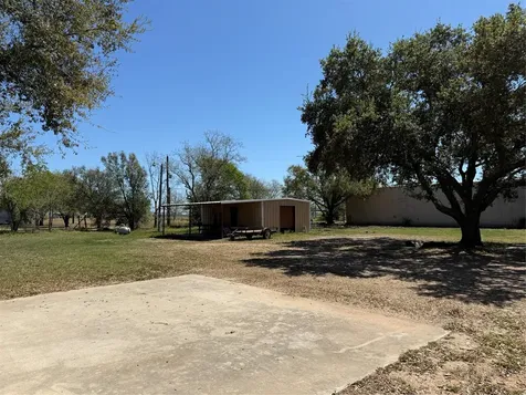 285 Meadowview Drive El Campo TX 77437