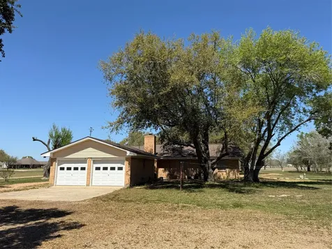 285 Meadowview Drive El Campo TX 77437