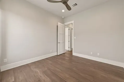 2461 Baycrest Drive Houston TX 77058