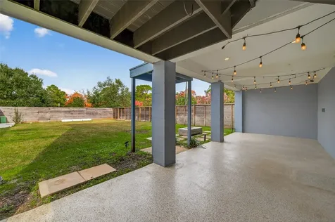2461 Baycrest Drive Houston TX 77058