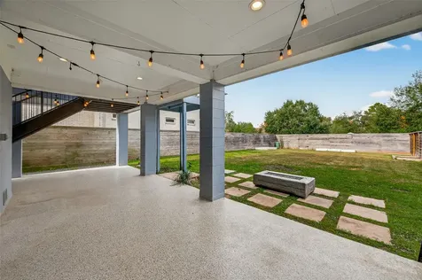 2461 Baycrest Drive Houston TX 77058