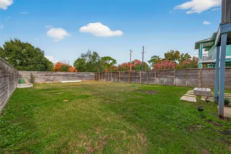 2461 Baycrest Drive Houston TX 77058