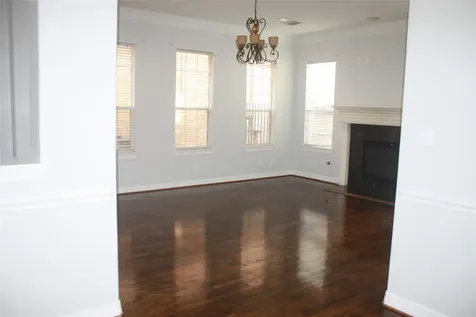 3206 E Park At Beverly Hills Houston TX 77057