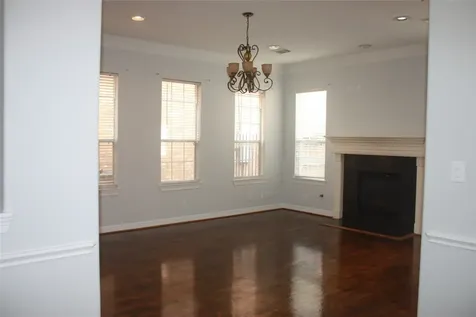 3206 E Park At Beverly Hills Houston TX 77057