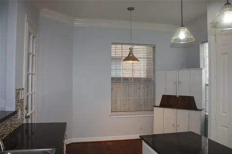 3206 E Park At Beverly Hills Houston TX 77057