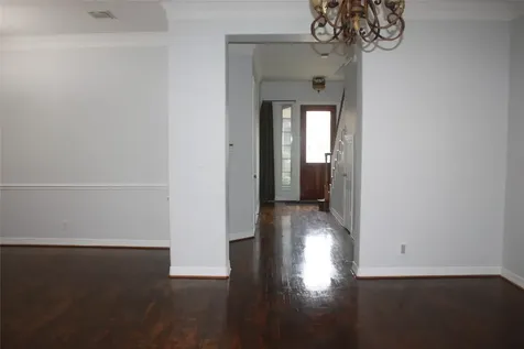 3206 E Park At Beverly Hills Houston TX 77057