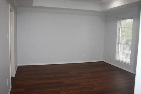 3206 E Park At Beverly Hills Houston TX 77057