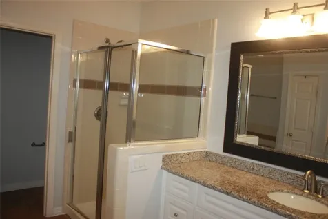 3206 E Park At Beverly Hills Houston TX 77057