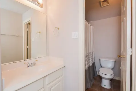 3206 E Park At Beverly Hills Houston TX 77057