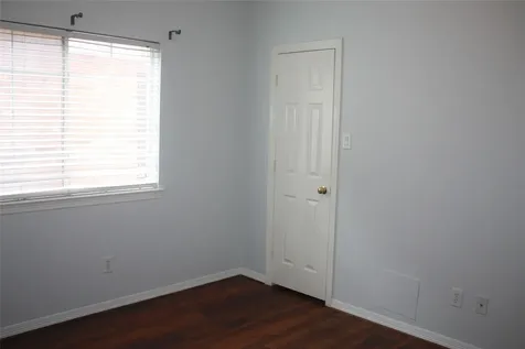 3206 E Park At Beverly Hills Houston TX 77057