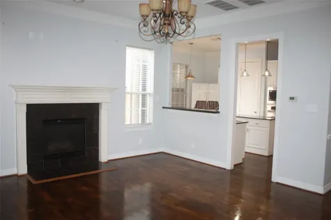 3206 E Park At Beverly Hills Houston TX 77057