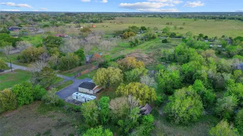 300 Mustang Road Alvin TX 77511