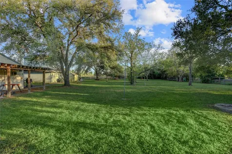 300 Mustang Road Alvin TX 77511