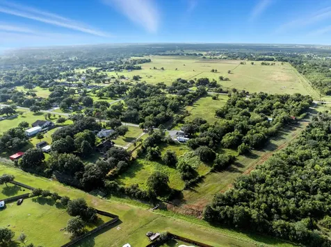 300 Mustang Road Alvin TX 77511