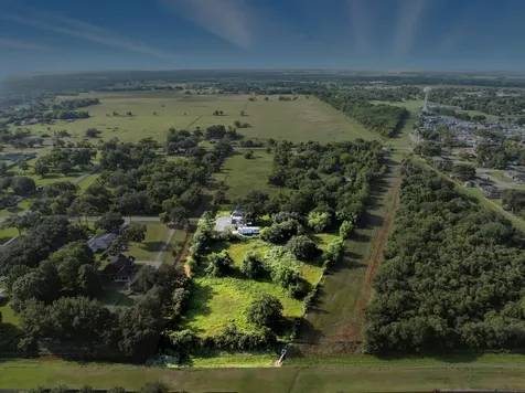 300 Mustang Road Alvin TX 77511