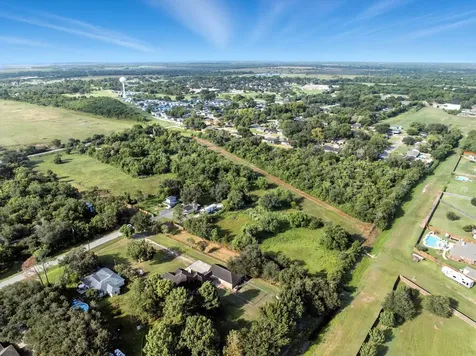 300 Mustang Road Alvin TX 77511