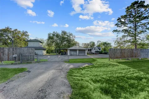 300 Mustang Road Alvin TX 77511