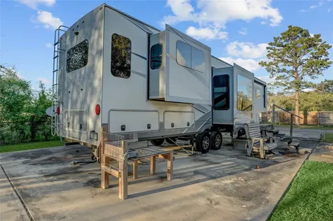 300 Mustang Road Alvin TX 77511