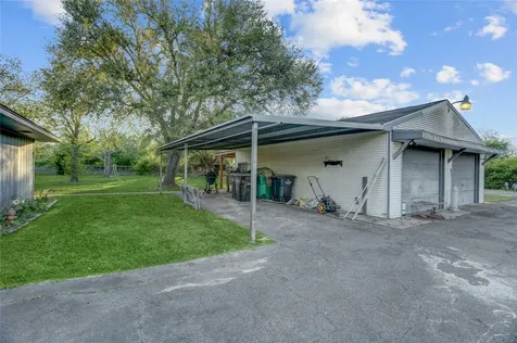300 Mustang Road Alvin TX 77511