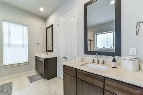 5715 Arabelle Lake Street Houston TX 77007