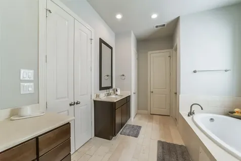 5715 Arabelle Lake Street Houston TX 77007
