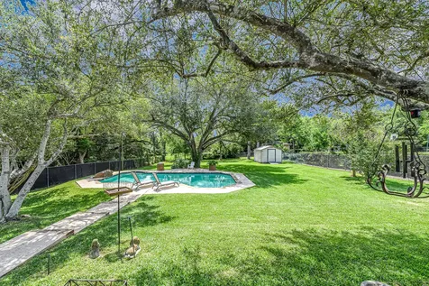 201 Hillcrest Drive Richmond TX 77469