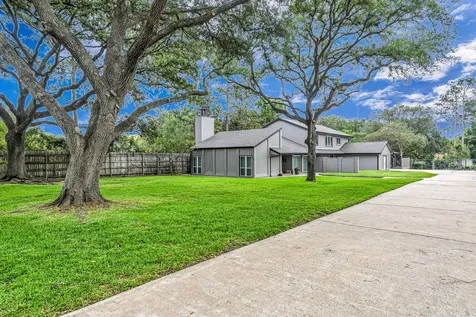 201 Hillcrest Drive Richmond TX 77469
