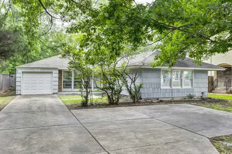 4626 Evergreen Street Bellaire TX 77401