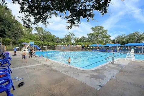 4626 Evergreen Street Bellaire TX 77401