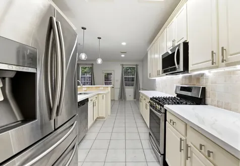 78 N Camellia Grove Circle The Woodlands TX 77382
