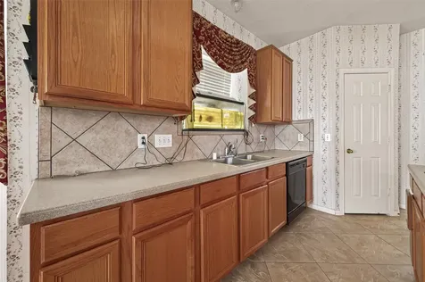 13918 Whispertrail Court Houston TX 77014