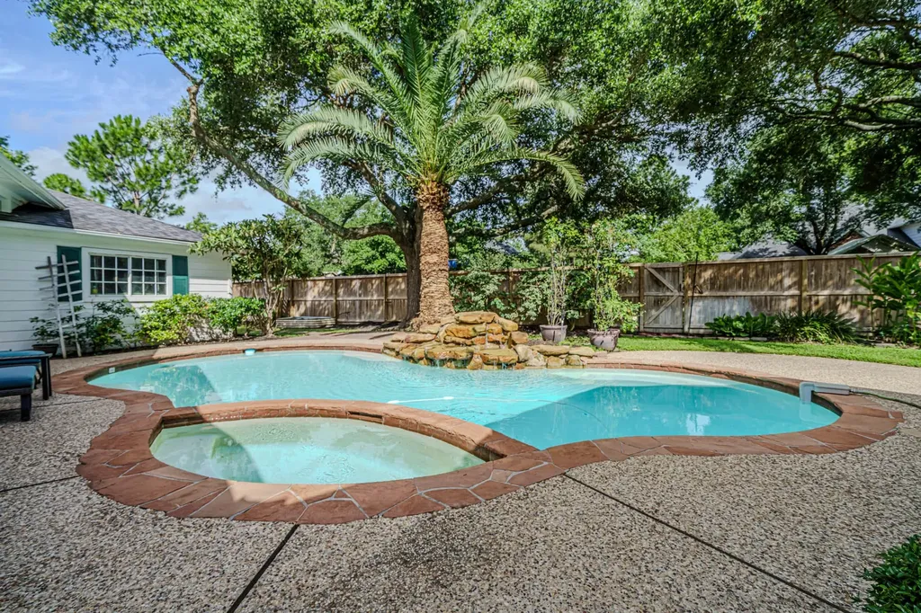 5415 Emerald Brook Houston TX 77041