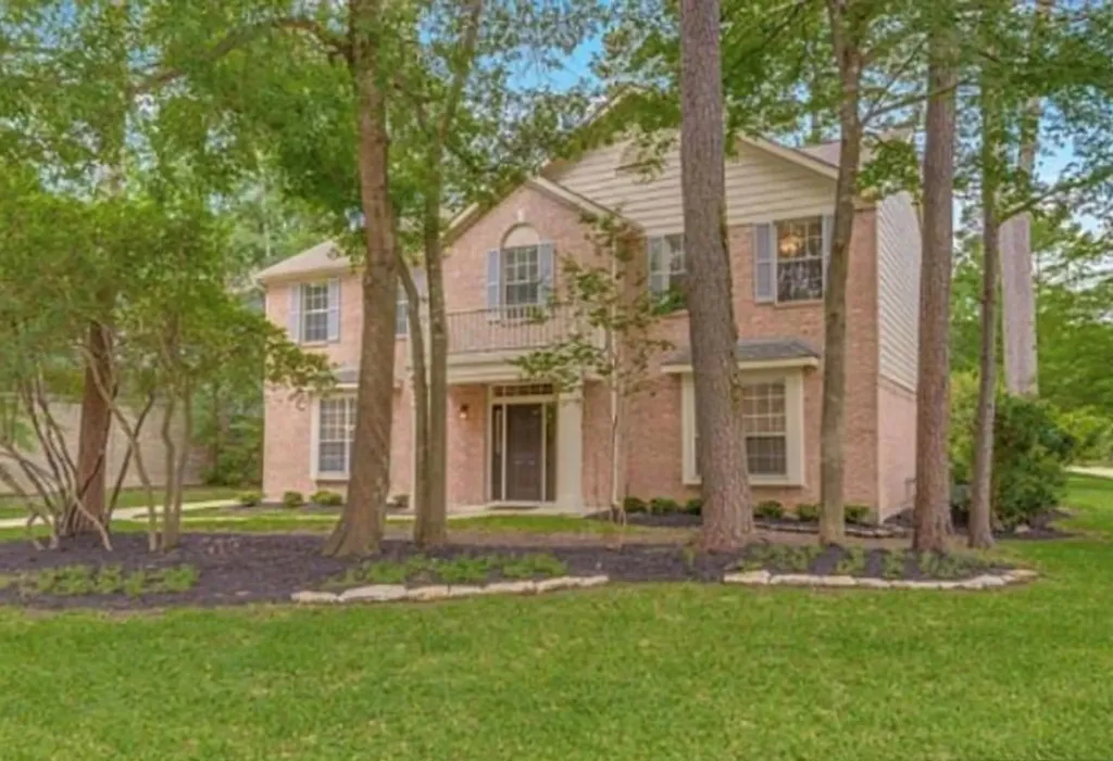 2 Twin Feather Place The Woodlands TX 77381