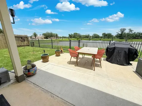 209 Bryan Way Angleton TX 77515