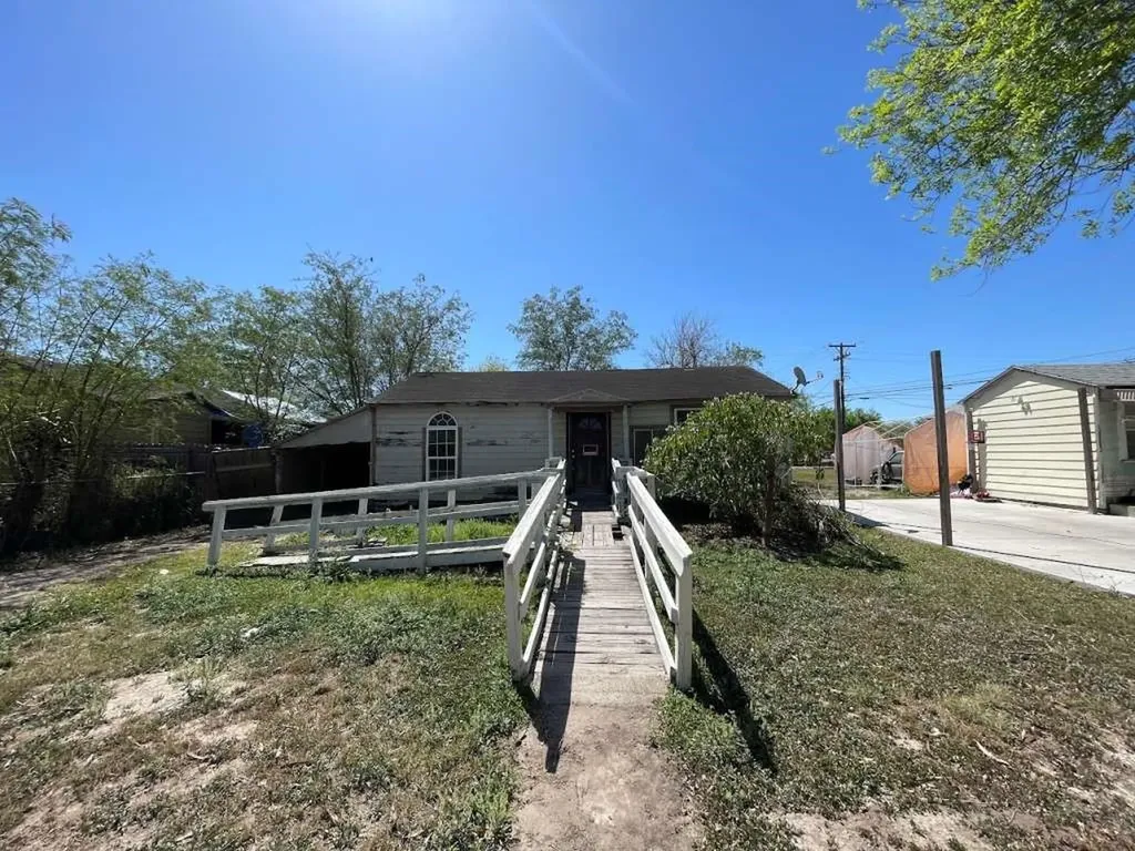 1017 W Buchanan Street Harlingen TX 78550