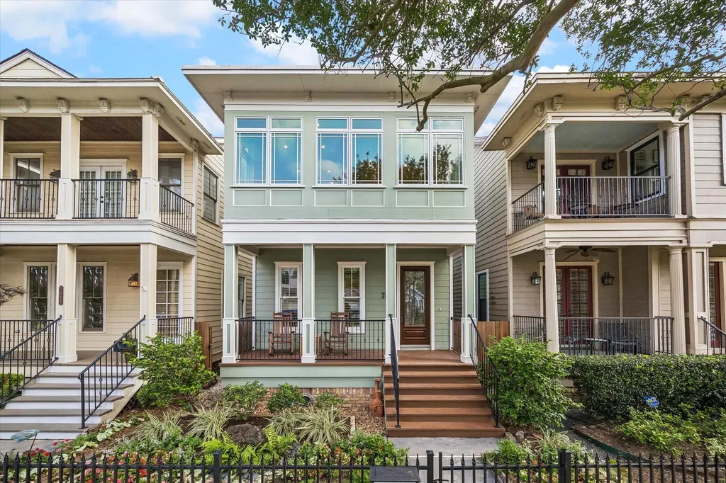 706 E 12th Street Houston TX 77008