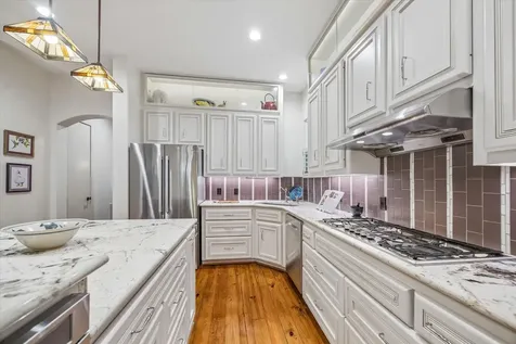 706 E 12th Street Houston TX 77008