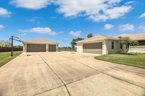 226 Quail Ridge Lane Dickinson TX 77539