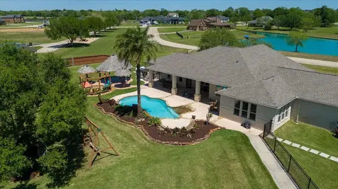226 Quail Ridge Lane Dickinson TX 77539