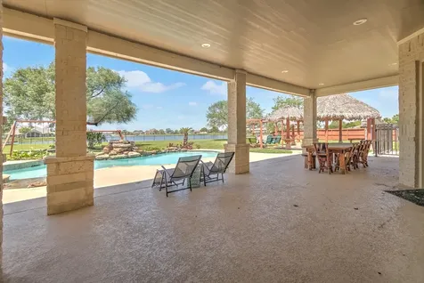 226 Quail Ridge Lane Dickinson TX 77539