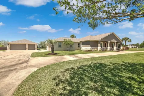 226 Quail Ridge Lane Dickinson TX 77539